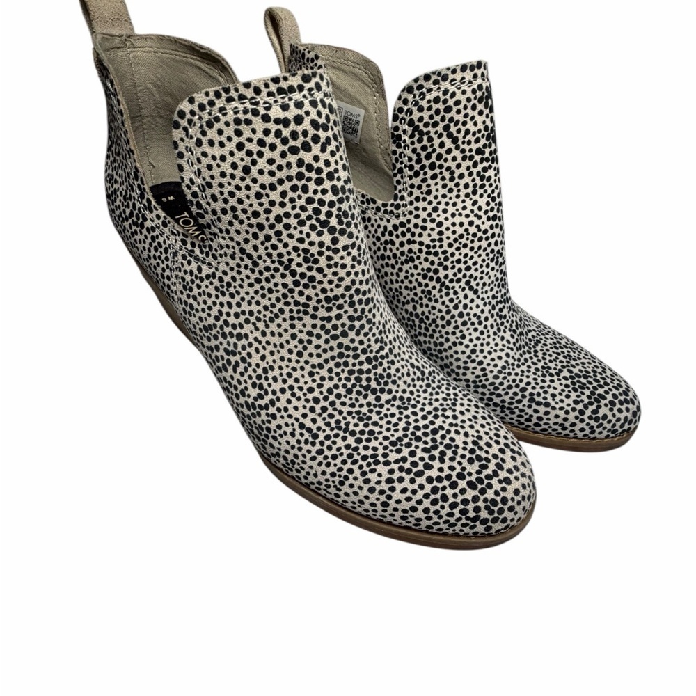 TOMS Kallie Wedge Black and White Cheetah Print Ankle Shoes Sz 8